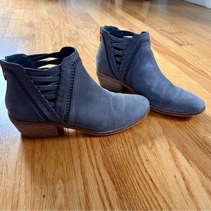 Vince Camuto Gray Ankle Booties, Size 7.5